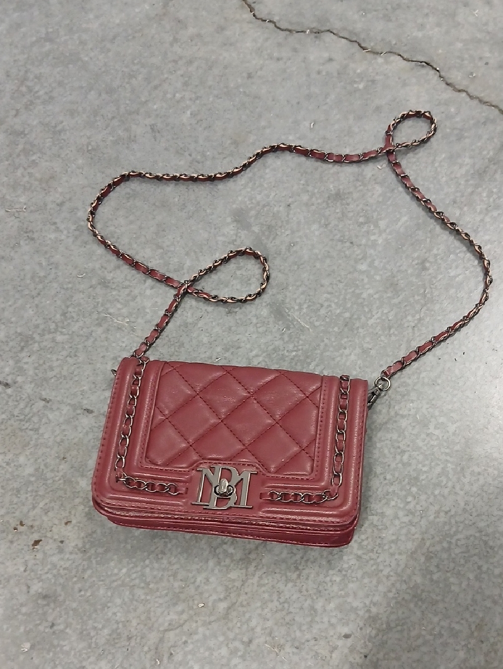 Badgley Mischka Vegan Leather Wine Quilted Hsndbag